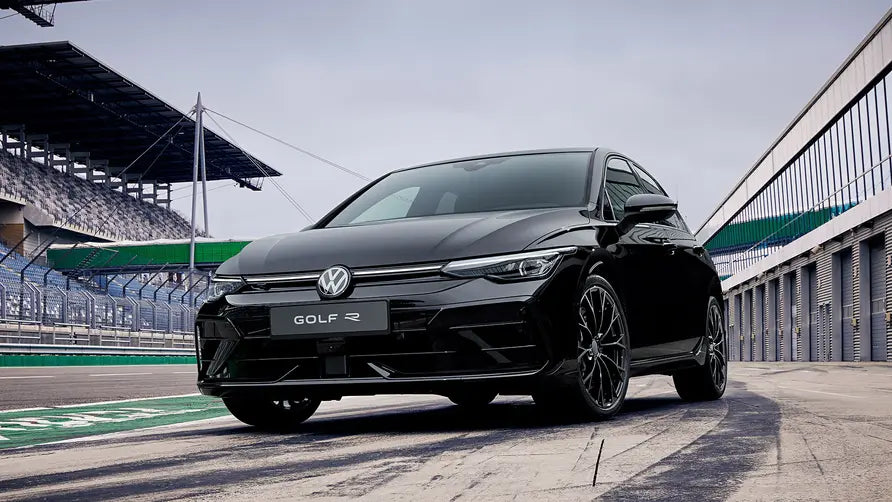 Menacing new Volkswagen Golf R MK8.5 makes an appearance