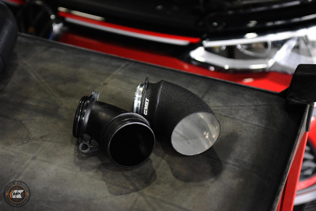 Kit de admisión turbo de 3" de alto caudal MST Performance - VW Golf MK8 GTI EA888