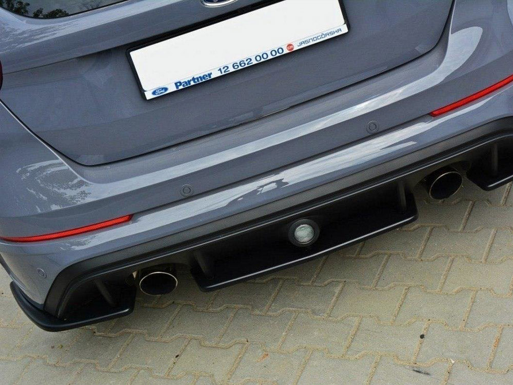 Maxton Design Street Plus Central Rear Splitter V1 - Ford Focus RS Mk3