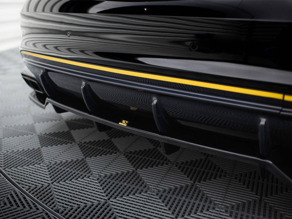 Maxton Design Street Plus Central Rear Splitter - Mercedes CLA45 AMG Aero C117 Facelift