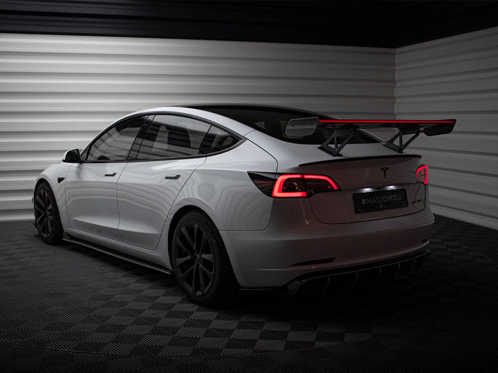 Maxton Design Carbon Fibre Spoiler With LED - Tesla Model 3