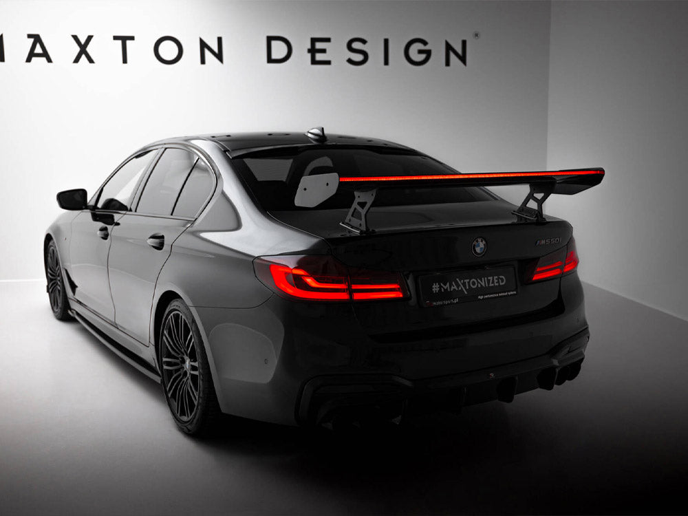 Alerón de fibra de carbono Maxton Design con LED - BMW M5 F90