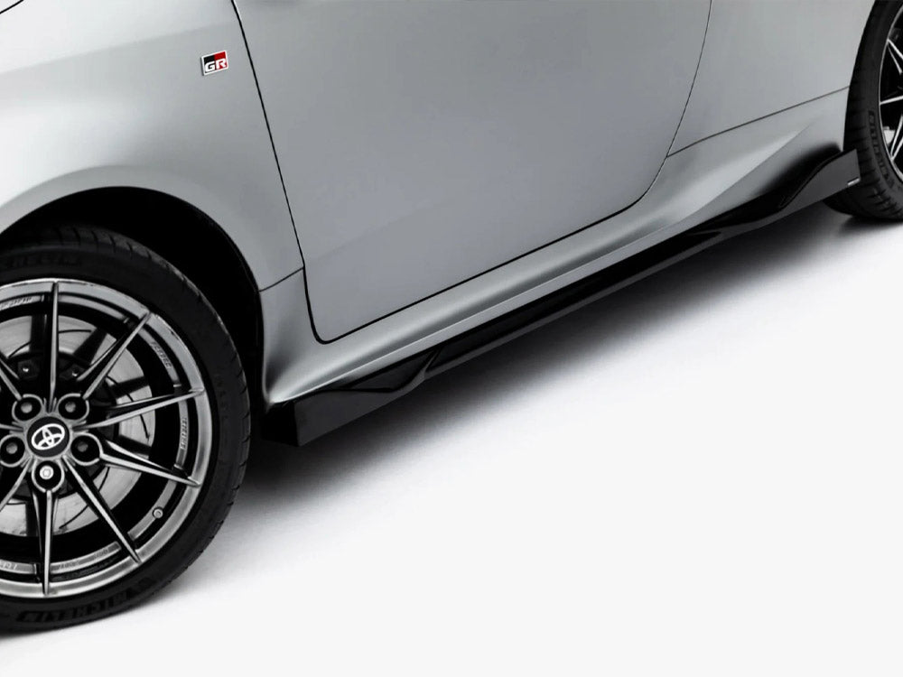 Maxton Design Street Plus Difusores de umbrales laterales V2 - Toyota GR Yaris Gen 2