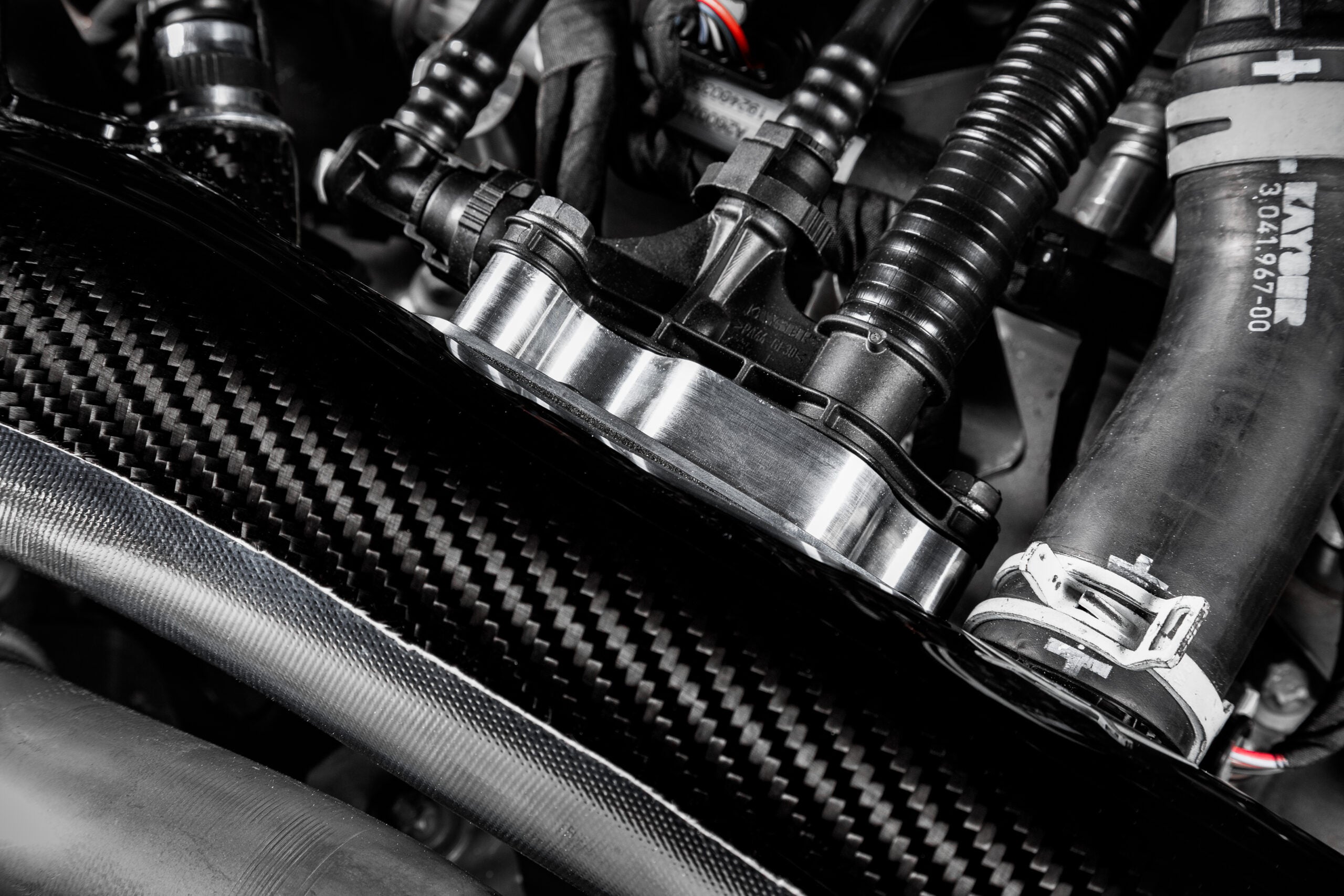 Eventuri Carbon Fibre Turbo Tube for Mercedes A35 W177/CLA35 C118 AMG M260