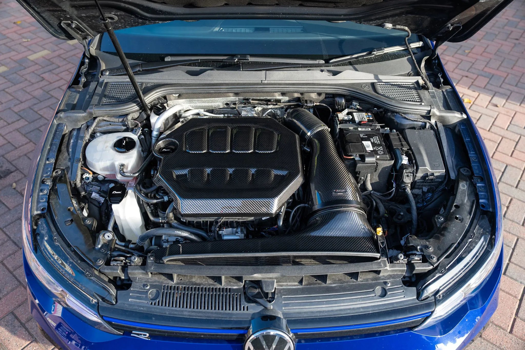 Eventuri Carbon Fibre Engine Cover for VW Golf GTI/R Mk8 EA888 Gen 4