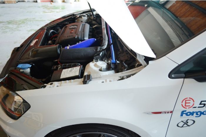 Soporte de puntal delantero Hardrace - VW Golf GTI/R Mk7/Mk8 