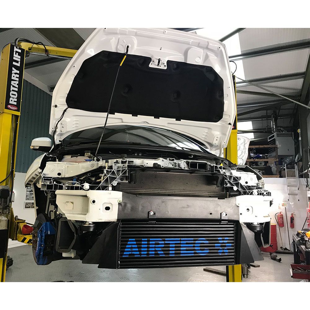 Pack de mise à niveau de l'échangeur intermédiaire AIRTEC Motorsport et du tuyau de suralimentation Big Boost pour la Focus RS Mk3 