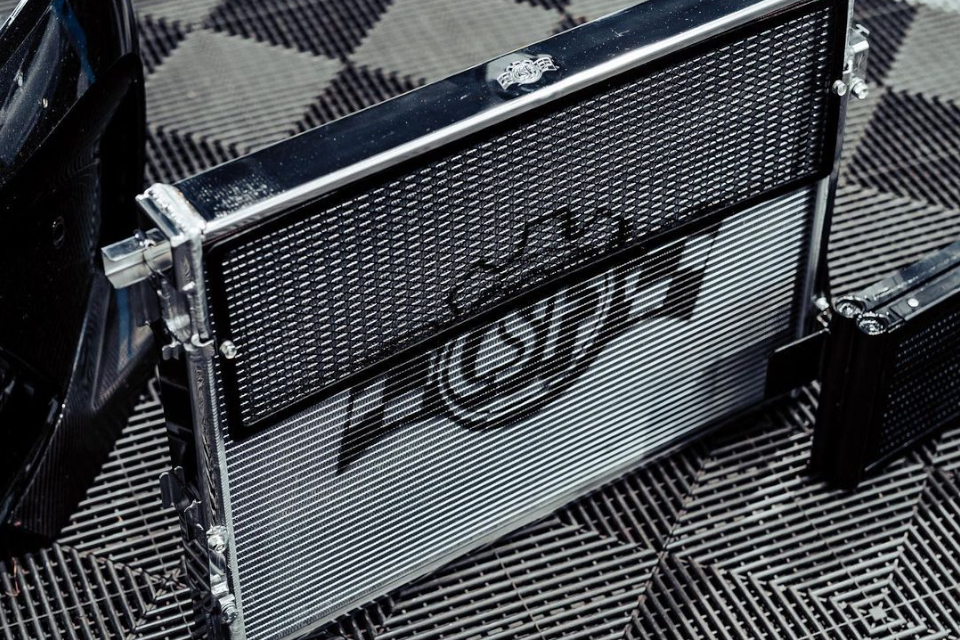 custom-slideshow-image-mobile-block_LFzBPU