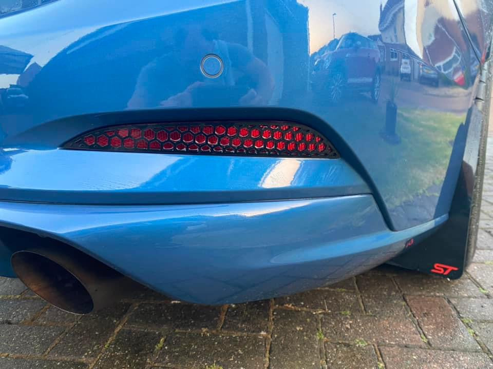 CEUK Rear Bumper reflector Guards - MK4 & MK4.5 Focus (All Models - Estate) - Car Enhancements UK