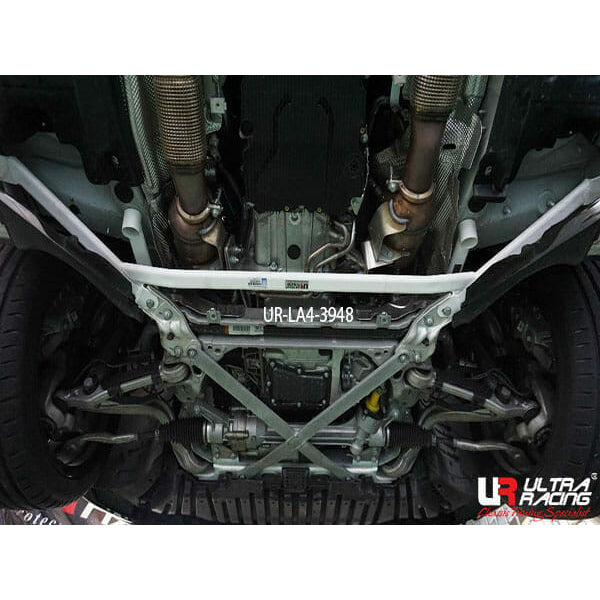 Refuerzo inferior delantero Ultra Racing - Mercedes C43 W205 AMG