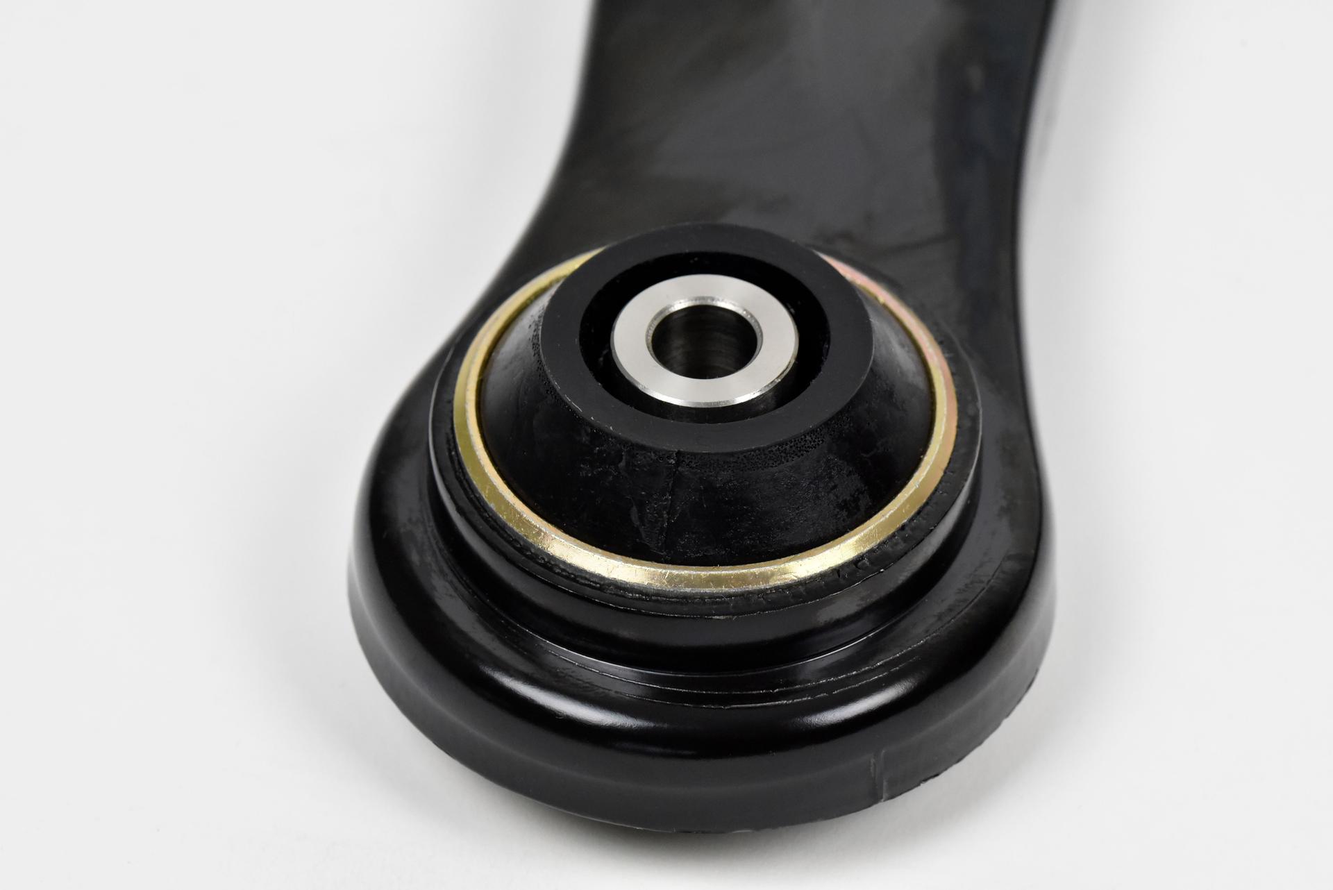 Brazos de control delanteros mejorados con alineación estándar para Ford Fiesta MK7 ST de Octane