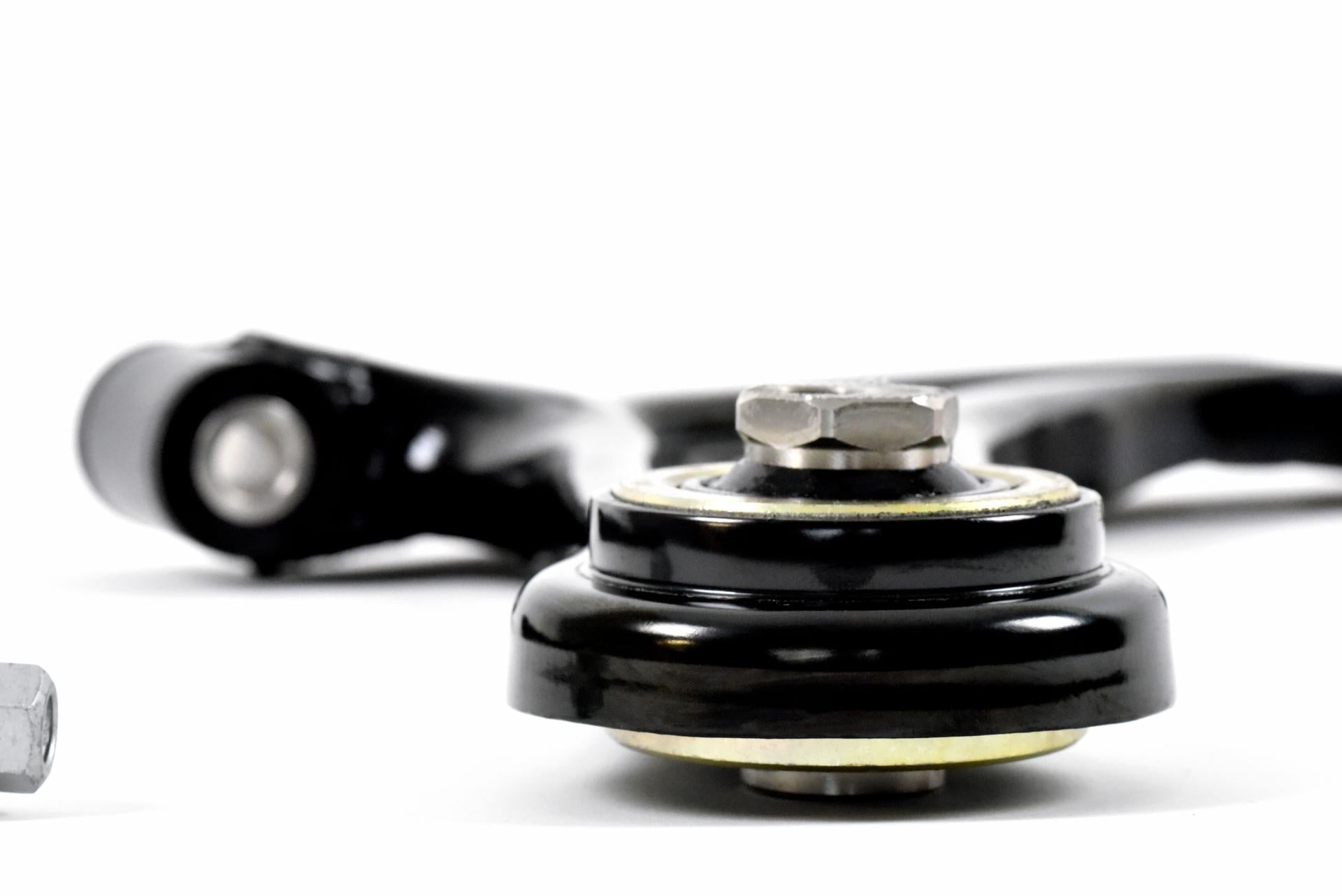 Brazos de control delanteros mejorados con inclinación y avance de Octane para Ford Fiesta MK7 ST