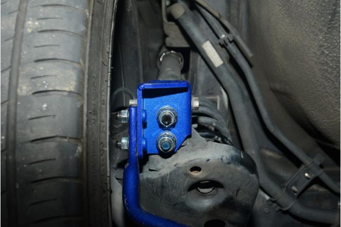 Barra estabilizadora trasera adicional Hardrace - Ford Fiesta Mk7 ST 