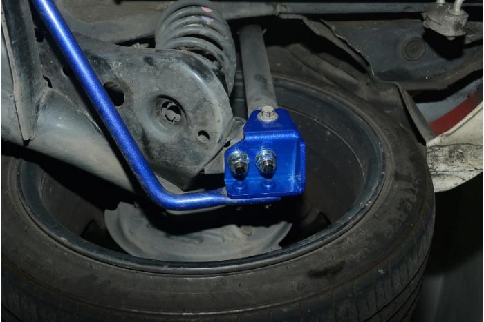 Barra estabilizadora trasera adicional Hardrace - Ford Fiesta Mk7 ST 