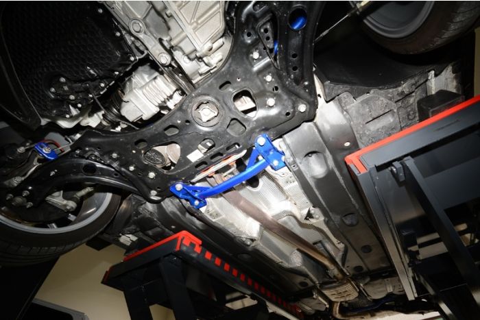 Refuerzo inferior central Hardrace - VW Golf GTI/R Mk7/Mk8 