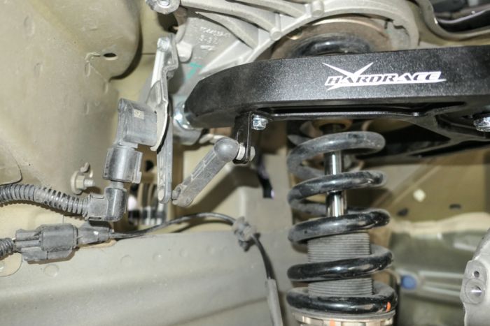 Brazo de inclinación delantero Hardrace (ajustable) - Tesla Model 3/Y