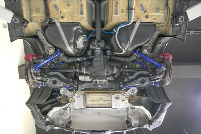 Brazo de arrastre trasero Hardrace - BMW Z4 G29 y Toyota A90 Supra