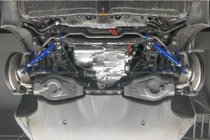 Brazo de arrastre trasero ajustable Hardrace - Tesla Model 3/Y