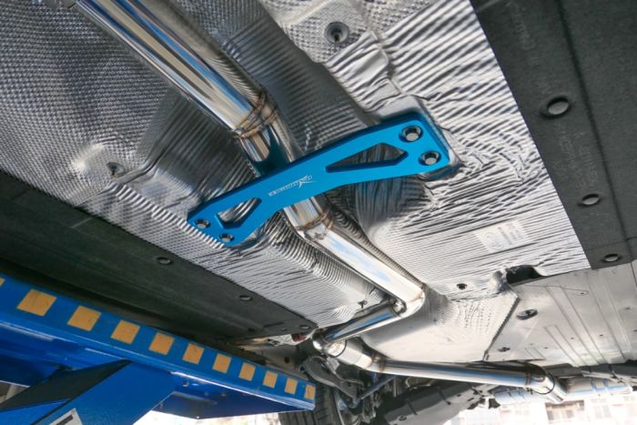 Renfort inférieur central Hardrace - Ford Focus Mk4 ST 