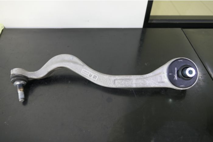 Silentbloc inférieur de bras avant Hardrace – BMW Z4 G29 et Toyota A90 Supra