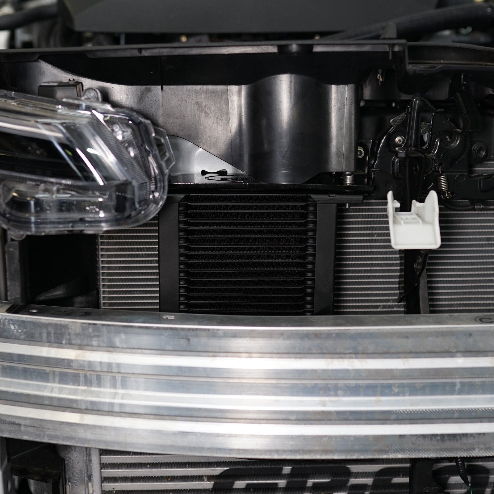 Kit de enfriador de aceite de ajuste directo HEL para Ford Fiesta ST Mk8 